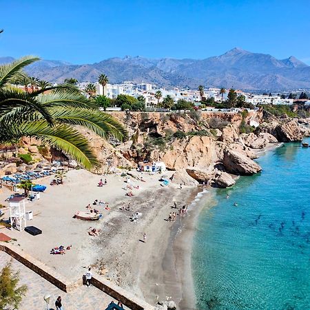 Renovated Apartment On Beachside With Pool Nerja Exterior photo