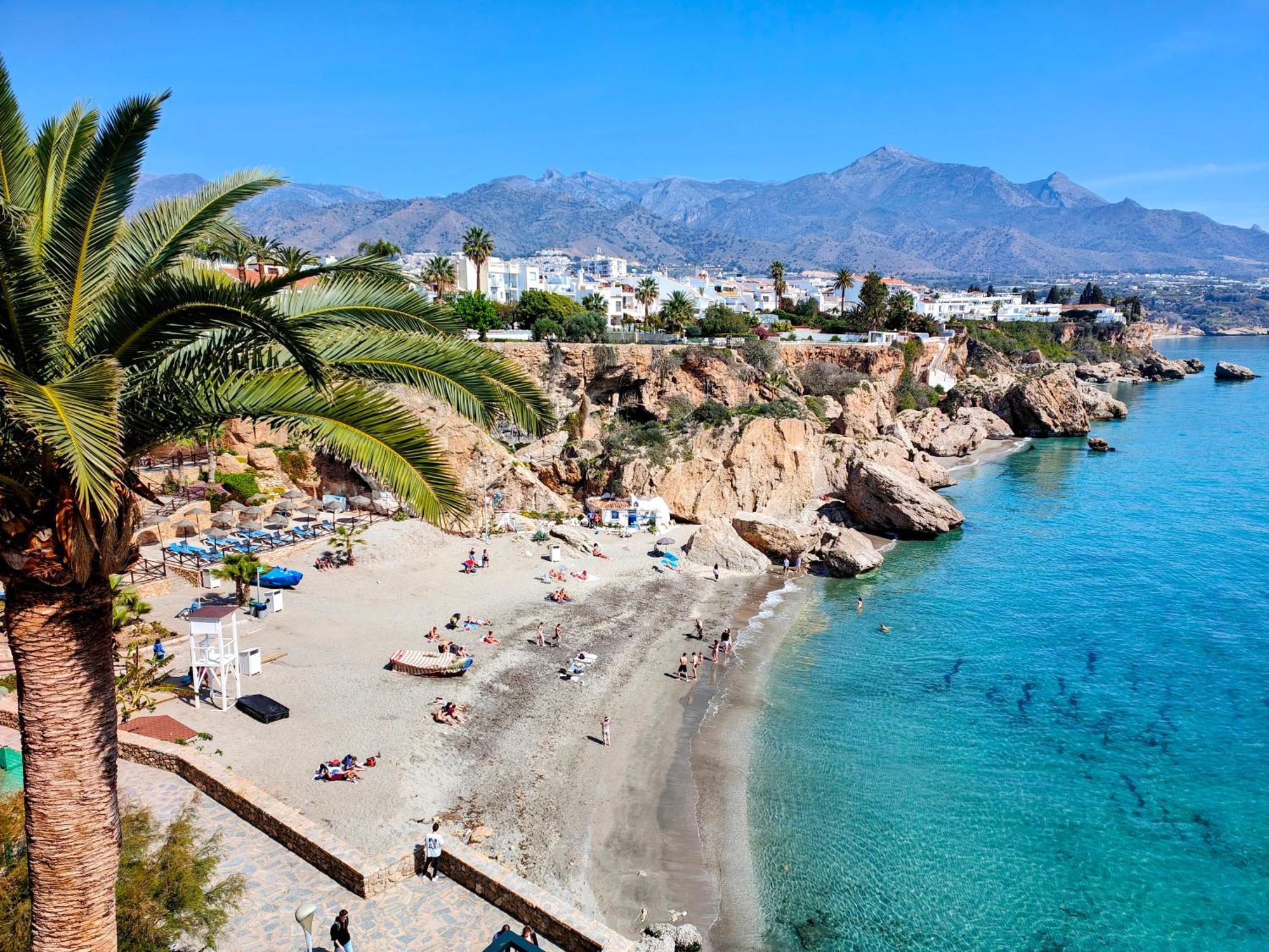 Renovated Apartment On Beachside With Pool Nerja Exterior photo