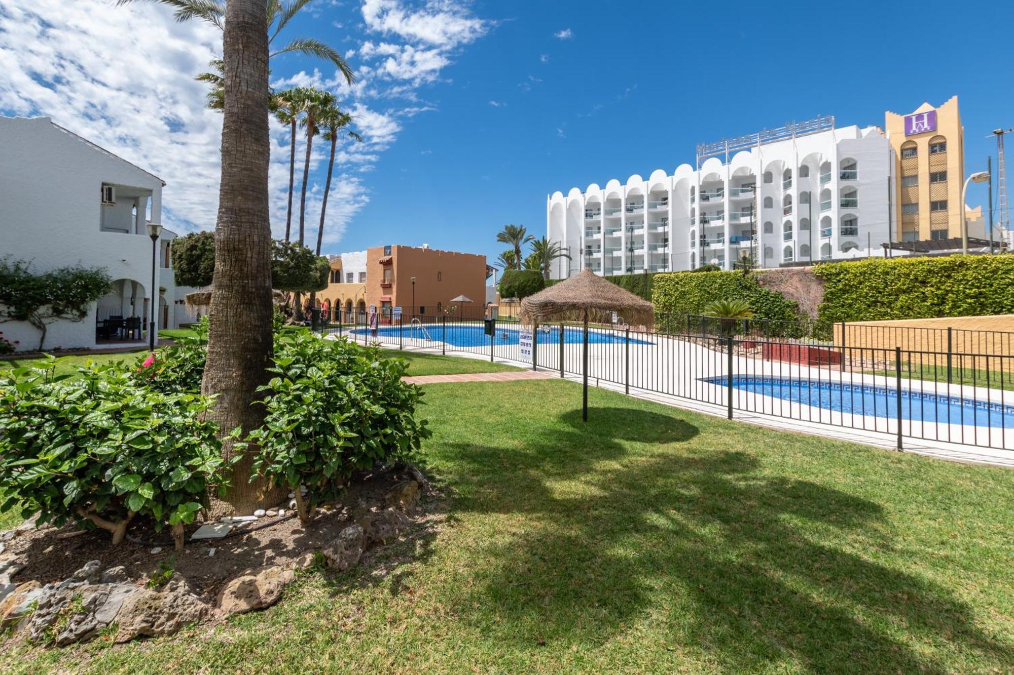Renovated Apartment On Beachside With Pool Nerja Exterior photo