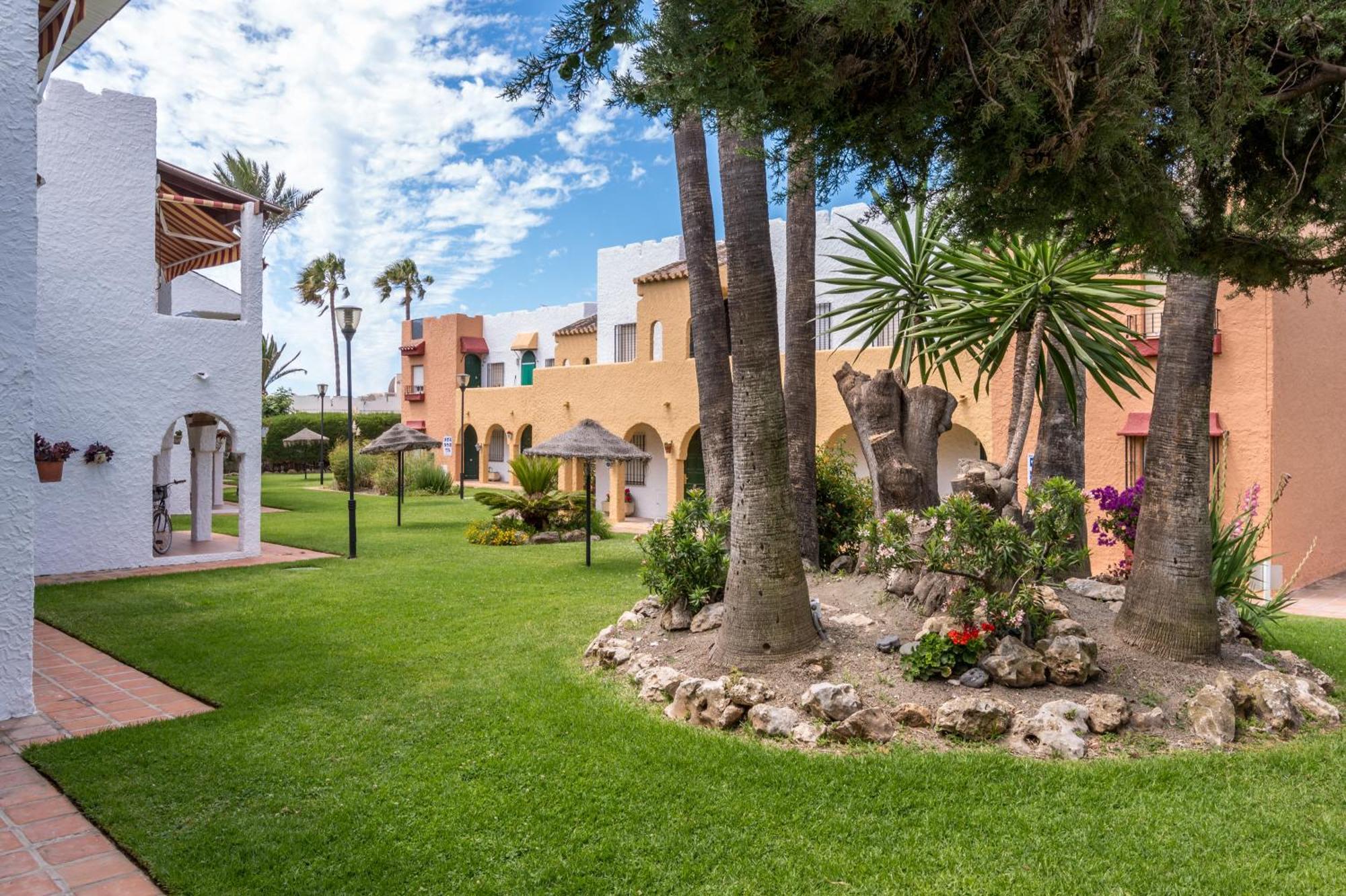 Renovated Apartment On Beachside With Pool Nerja Exterior photo