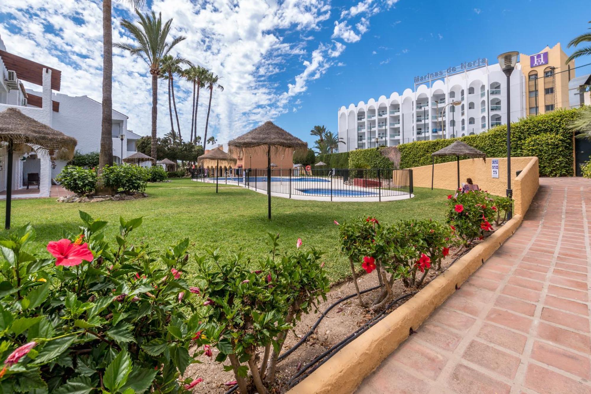 Renovated Apartment On Beachside With Pool Nerja Exterior photo